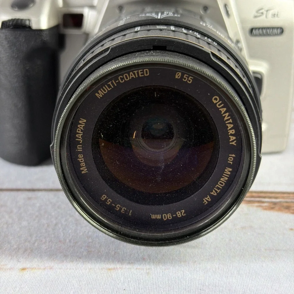 Minolta Maxxum STsi 35mm Film Camera with 28-80mm Zoom Lens